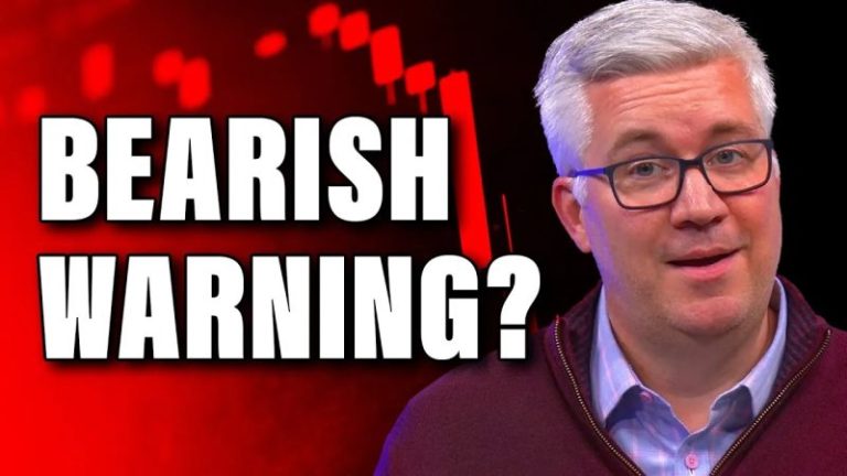 Is the S&P 500 Flashing a Bearish Divergence?